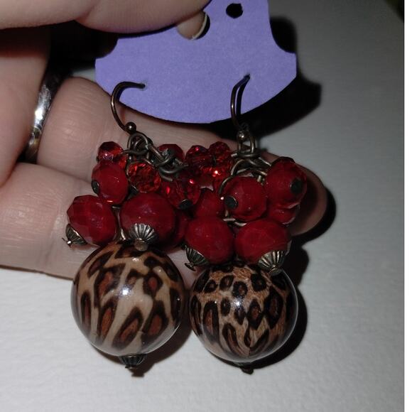 Vintage Acrylic Leopard Cheetah Ball Red Beads Dangle Drop Costume Earrings - Picture 1 of 3